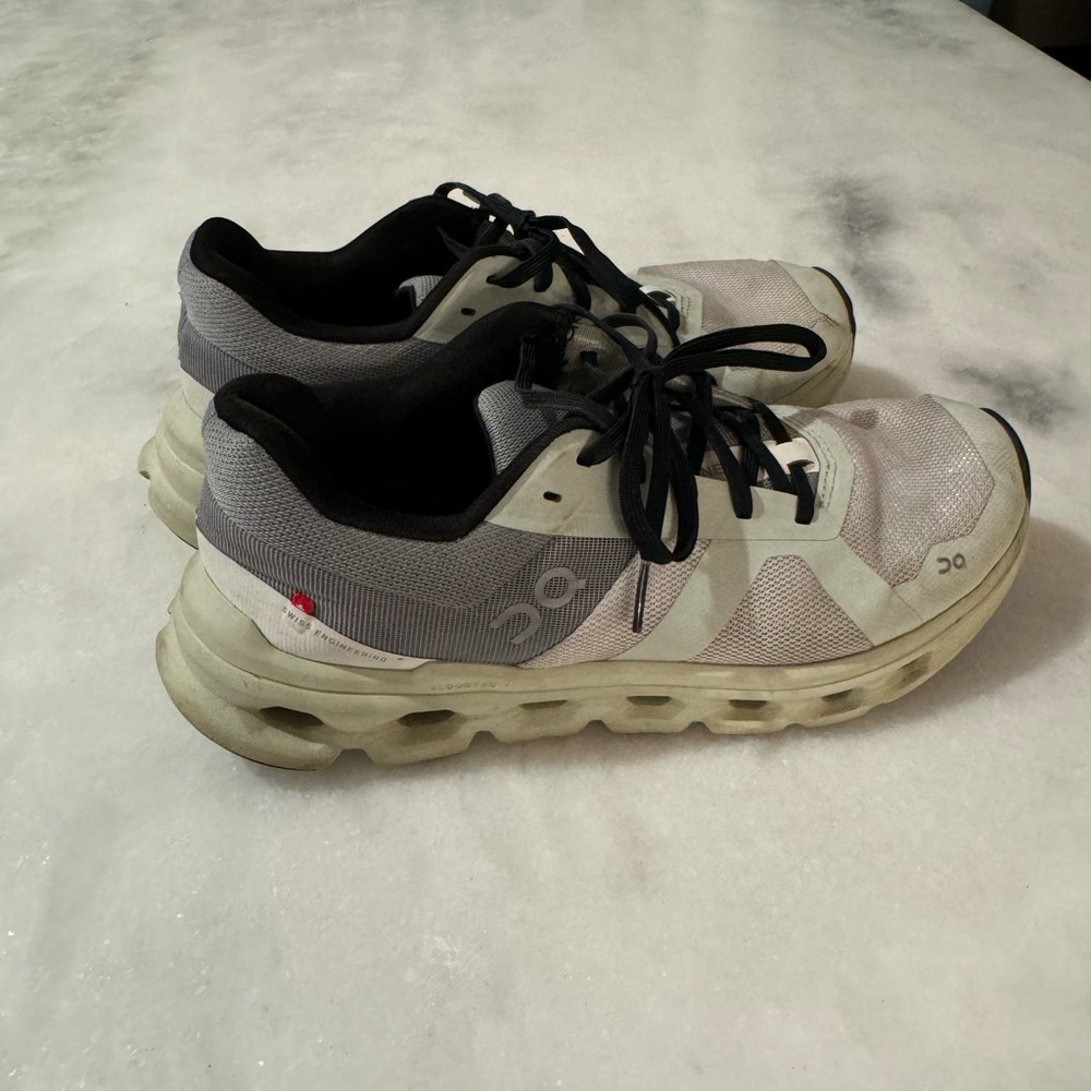 ON OnCloud Cloudrunner Women’s Tennis Shoe in Frost Aloe